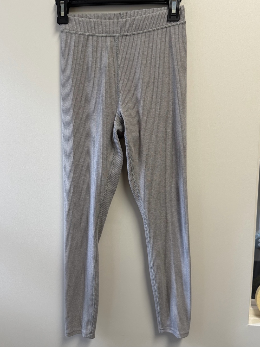 Size small Alo leggings in grey, ribbed good condition size small/ extra small